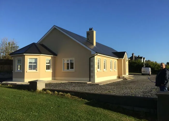 Lakeview House Castlefore