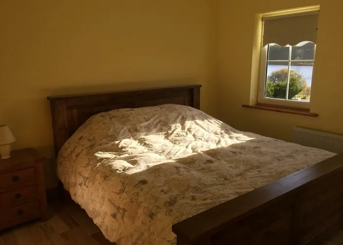 Lakeview House Hébergement de vacances Castlefore