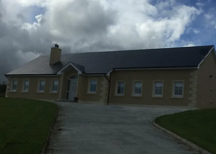 Feriehus Lakeview House Castlefore